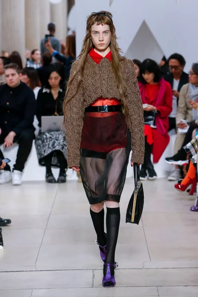 Look 19